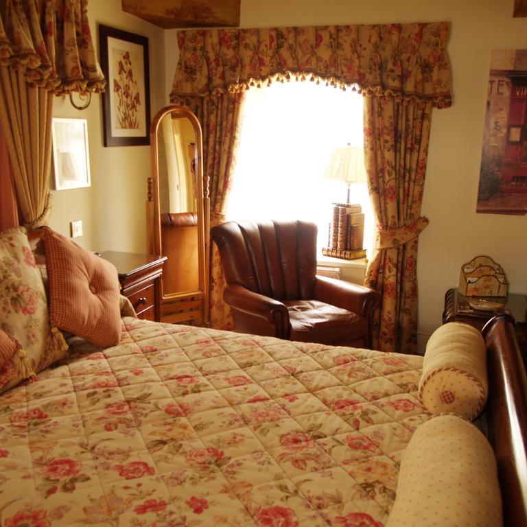 Riverside House Hotel Ashbourne  Buitenkant foto