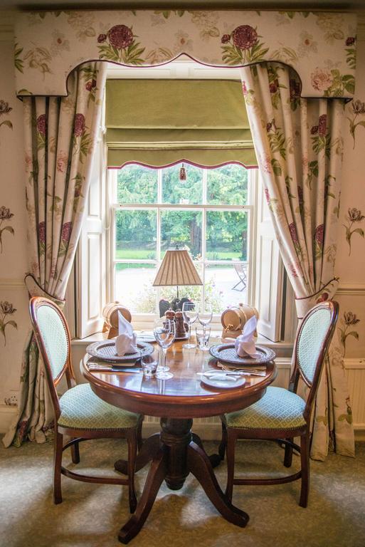 Riverside House Hotel Ashbourne  Buitenkant foto